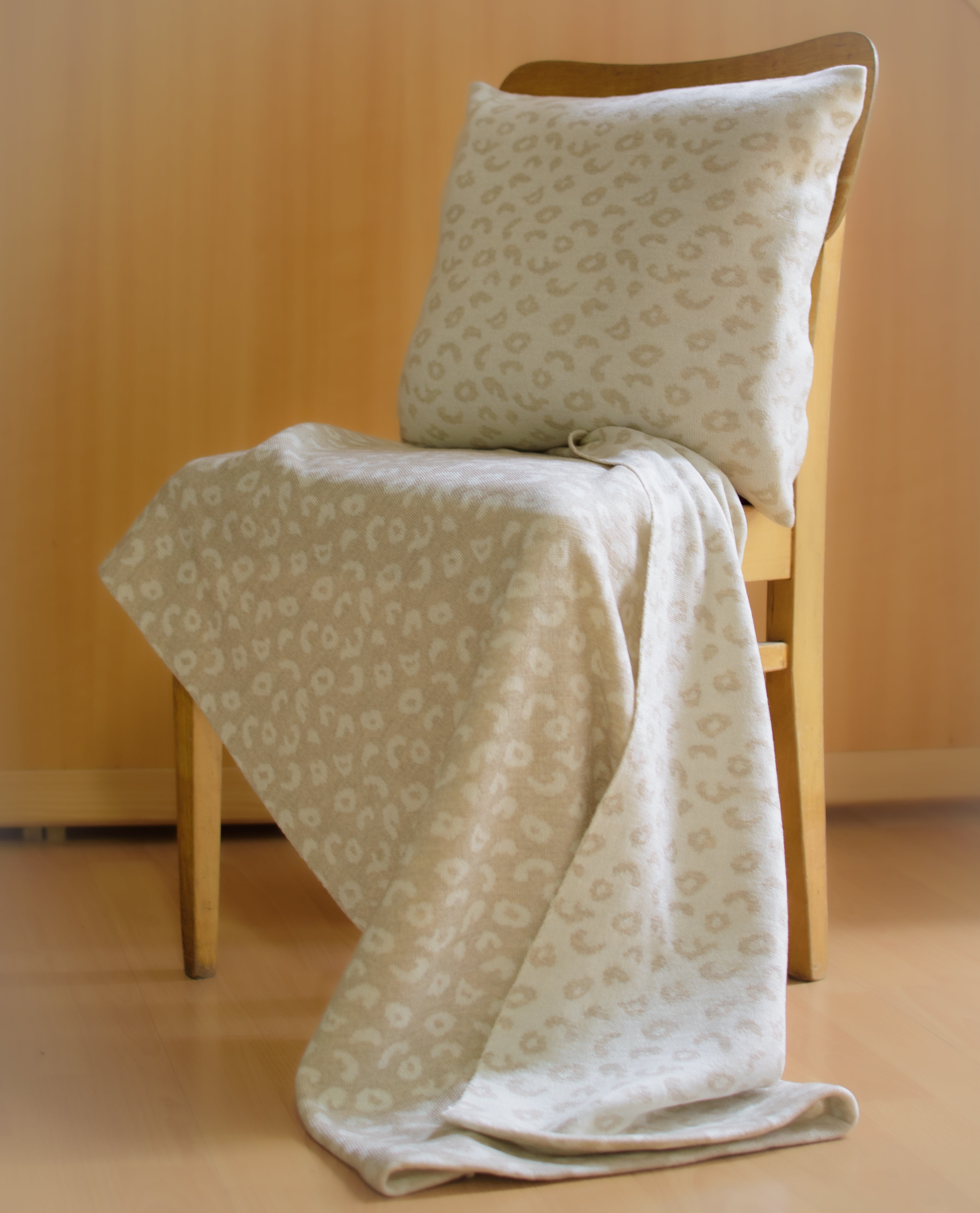 Merino knit patterned KISU, Vanilla-Natural white
