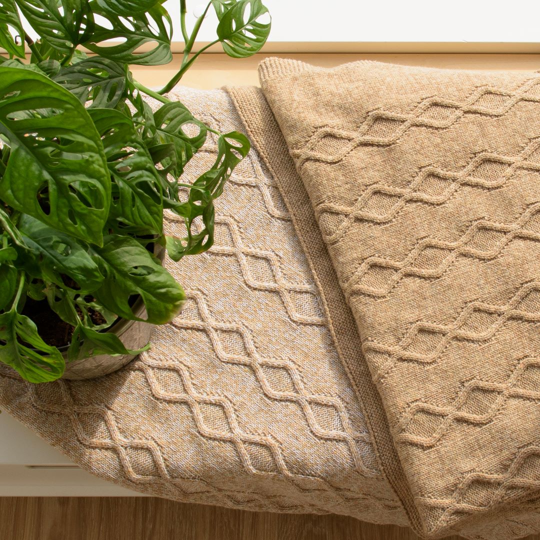 Sleeping blanket TARINA, two colors